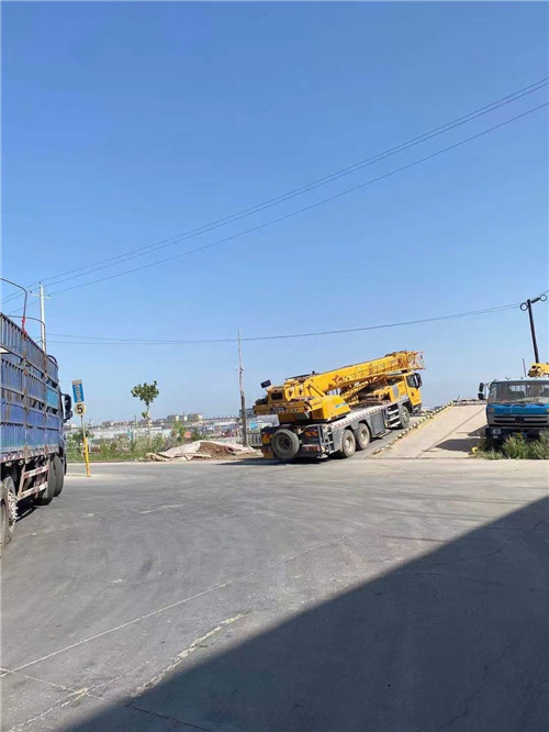 开阳县25吨吊车的租赁价格大概是多少？