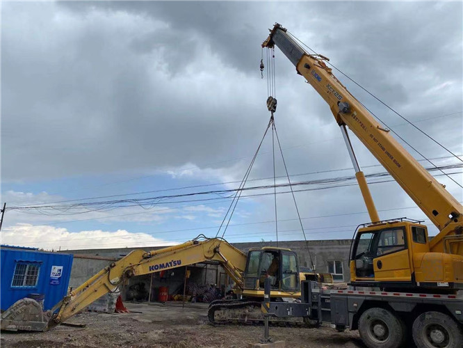 开阳县25吨吊车的工作半径是多少？