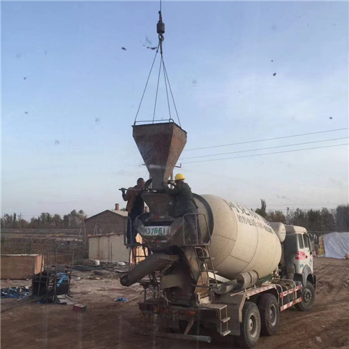 开阳县“精准瞄准”—— 吊车的 “定位导航” 技术