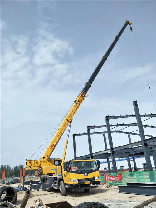 开阳县超高层建筑钢结构吊装案例